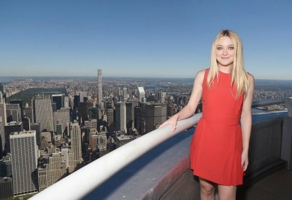 dakota-at-the-top-of-the-empire-state-building-600
